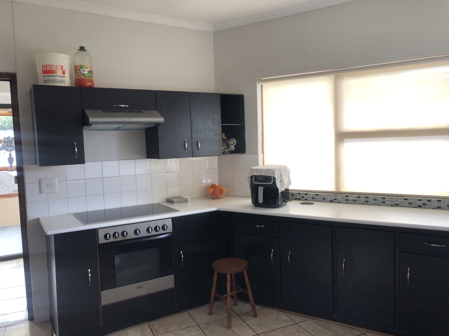 5 Bedroom Property for Sale in Strand North Western Cape